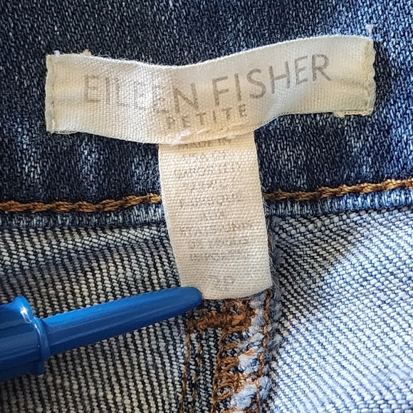 Eileen Fisher Organic Cotton Denim Jeans Size 2P Classic Stretch Light Distress. - Picture 7 of 8